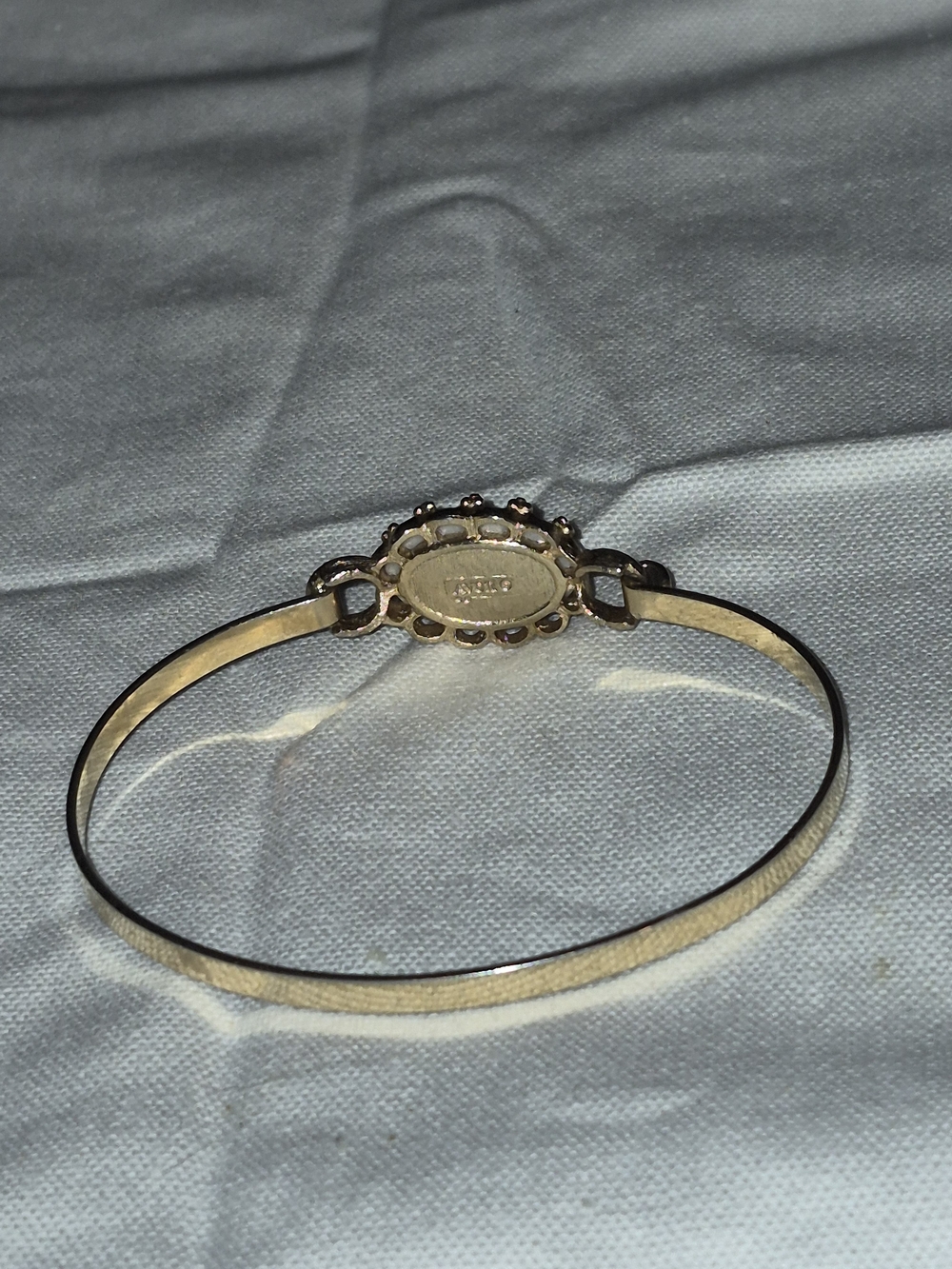 Avon Gold-Tone Bangle with Orange Floral Porcelain Medallion - Picture 4 of 4